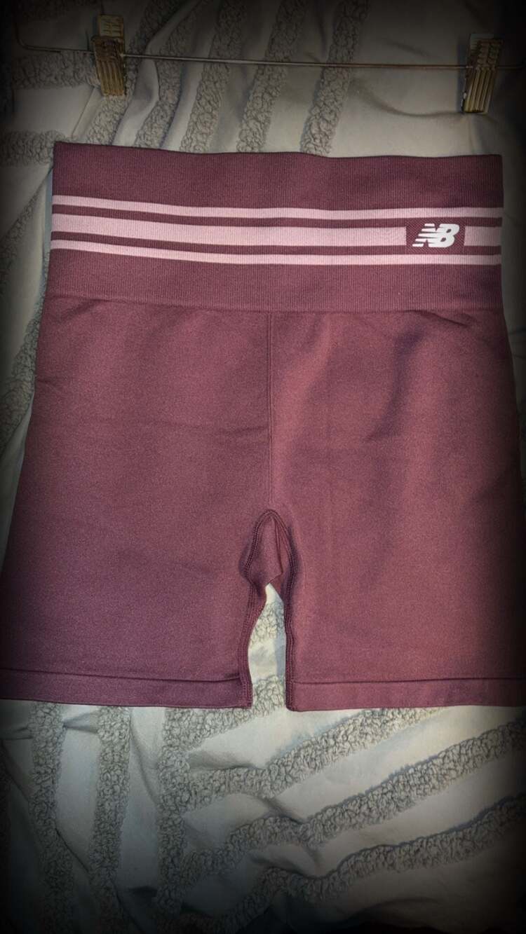 New Balance Women's Burgundy Seamless Ribbed High Rise Athletic Biker Shorts
